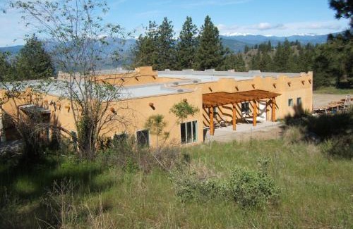 Okanagan-Similkameen Bed & Breakfast | Unforgettable Stay at Baergnaescht B&B – Rated 10/10