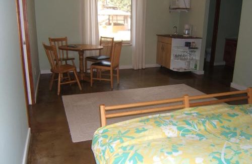 Okanagan-Similkameen Bed & Breakfast | Unforgettable Stay at Baergnaescht B&B – Rated 10/10