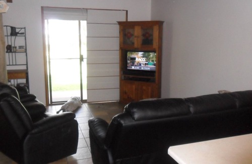 Winfield House | Welcoming Baffle Creek Fishing Cabin with Family Amenities