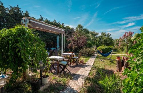 Bozcaada House | Family-Friendly Retreat at Bagbadem Tatil Çiftliği