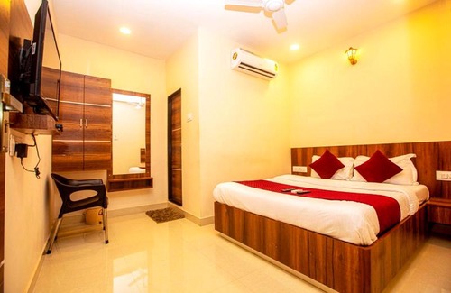 Gunnaur Hotel | Discover Bageecha Banquet and Hotel: Child-Friendly Retreat