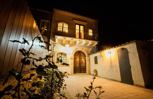 Palma di Montechiaro House | Cozy Baglio Antico Residence with Kitchen & Breakfast Included