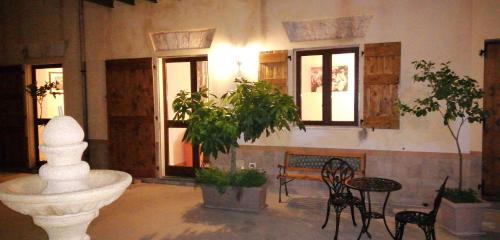 Bagheria House | Discover Baglio delle Rondini: Rated 9/10 by Guests