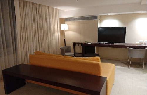 Posadas Hotel | Discover Comfort at BAGU URBANO: Pool, Spa & Family Fun