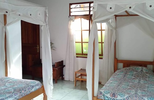 Tuk Tuk House | Relaxing Stay at Bagus Bay Guest House with Pool Access
