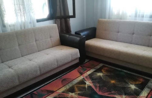 Aliaga Apartment | Seaside Bahçeli Retreat with Family and Pet-Friendly Perks