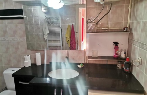 Guzelbahce House | Comfortable Bahçeli Room with Pet & Child-Friendly Options
