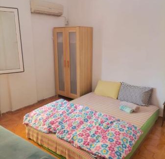 Guzelbahce House | Comfortable Bahçeli Room with Pet & Child-Friendly Options