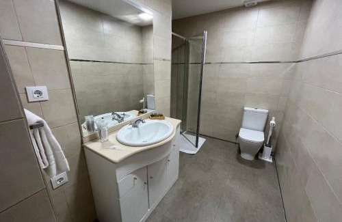 Pedrena Apartment | Pet-Friendly Oceanfront Retreat at Bahía de Pedreña