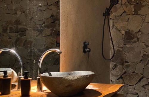 Sekongkang Bed & Breakfast | Relax at Baha Baha Villas with Pool and Family Amenities
