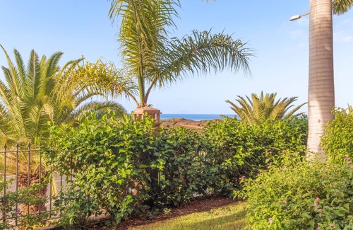 Palm-Mar Ski Chalet | Bahia - Alzaro Deluxe Sea View with Pool and Spa