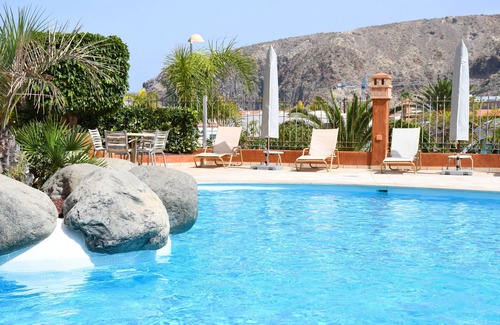 Palm-Mar Ski Chalet | Bahia - Alzaro Deluxe Sea View with Pool and Spa