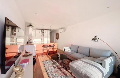 Empuriabrava Apartment | Bahia I 43 - Beachfront Studio with Pet-Friendly Amenities