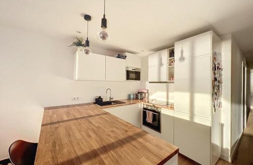 Empuriabrava Apartment | Bahia I 43 - Beachfront Studio with Pet-Friendly Amenities