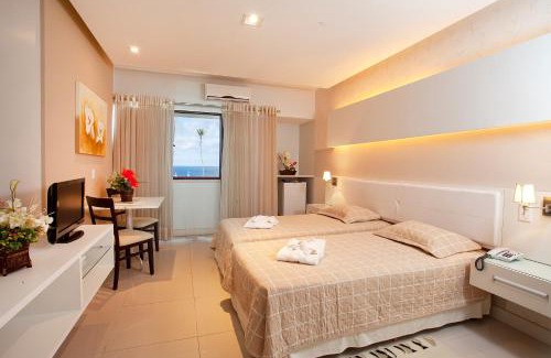 Armacao Hotel | Relax at Bahiamar Hotel: Oceanfront with Pool & Restaurant