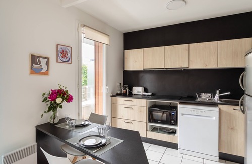 Francisco-Ferrer - Vern Apartment | Tranquil Bahibé Apartment with Balcony & Parking