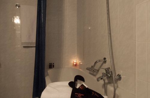 Pedrinate Hotel | Explore Bahnhof Haus: Wheelchair Accessible Family Retreat
