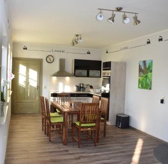 Laussnitz Apartment | Top-Rated Bahnhof Laussnitz: Family-Friendly & Accessible