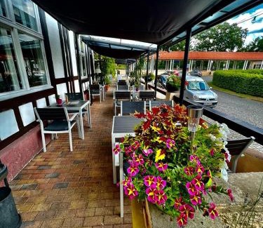 Bad Saarow Hotel | Pet-Friendly Bahnhofshotel Die Neue Bühne with Breakfast