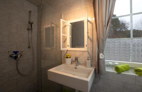 Pregarten House | Family-Friendly Retreat at Bahnwärterhaus - Guest Rated 9.8