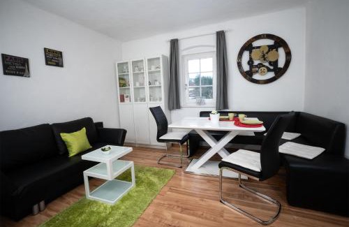 Pregarten House | Family-Friendly Retreat at Bahnwärterhaus - Guest Rated 9.8