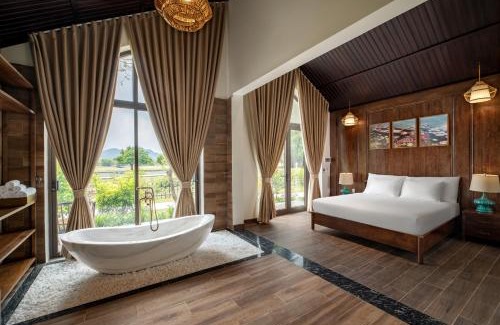Gia Vien Hotel | Relax at Bai Dinh Riverside Resort & Spa with Ocean Views