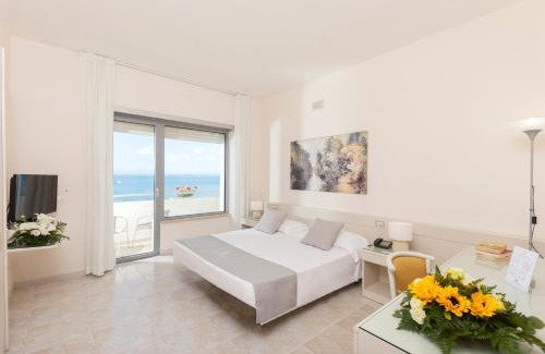 Porto Santo Stefano Hotel | Discover Baia D'Argento: Oceanfront Retreat with Private Beach