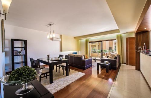 Praia da Luz Apartment | Oceanfront Baia da Luz Resort with Pool & Child-Friendly Amenities