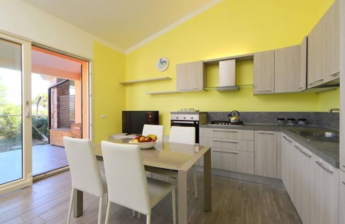 Pirotto Li Frati House | Pet-Friendly Baia delle Mimose with Oceanfront Pool & Spa