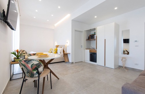 Bacoli Apartment | Seaside Junior Suite at Baia Flegrea Meublè - Rated 10/10