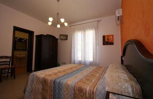 Castelluzzo Bed & Breakfast | Explore Baia Santa Margherita B&B: Ocean Views & Breakfast
