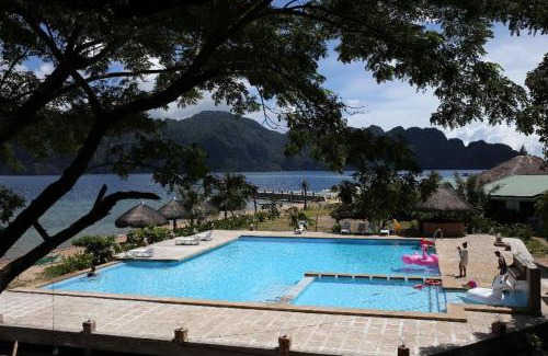 Coron Resort | Comfortable Baia Serena Resort with Pool & Family Amenities