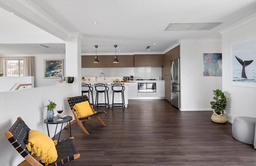 Salamander Bay House | Modern Two-Storey Holiday Home Steps from the Beach