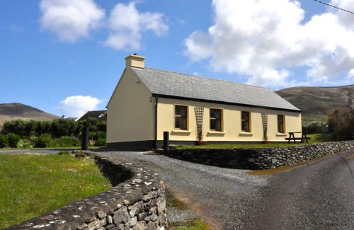 Dunquin Cottage | Discover Baile Na Ratha on Dingle Peninsula: 9.8 Rated Stay