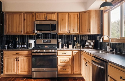 Bailey Cabin | Bailey Escape - Hot Tub Game Room 4 Bed, 4 bath on 2.65 acres