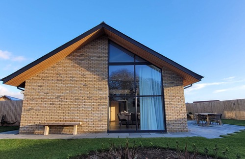 Dunholme House | Relax at Bailgate Barn: Family-Friendly with Spa & Hot Tub
