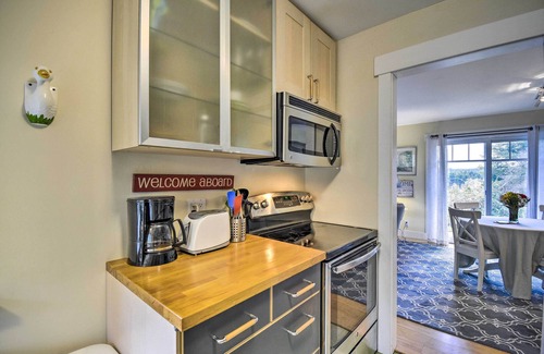 Bainbridge Island House | Inviting Bainbridge Island Abode with Ocean Views & Spa
