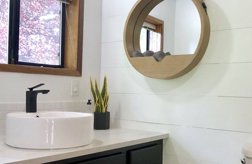 Bainbridge Island House | Bainbridge Island Crows Nest - Watch Life Sail By