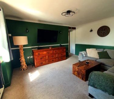 The Hebrides House | Pet-Friendly Retreat at Bains House, Gairloch Awaits You