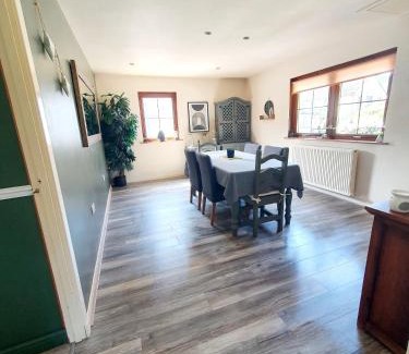 The Hebrides House | Pet-Friendly Retreat at Bains House, Gairloch Awaits You
