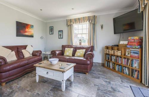 Horncastle Apartment | Cozy Bainvalley Cottages - The Shamba for Family Getaways