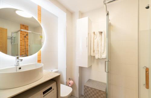 Sabaris Apartment | Family-Friendly Getaway at Baiona By Cruceiro Hotel