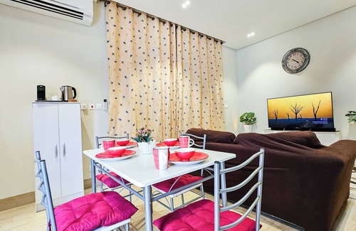 Taqah House | Discover BAIT AZUZ: Elegant Suite for Families in Havana