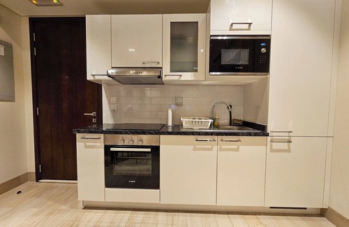 Taqah House | Discover BAIT AZUZ: Elegant Suite for Families in Havana