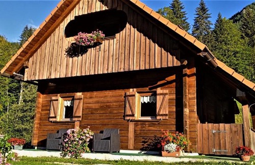 Malborghetto Valbruna Ski Chalet | Exceptional Baita Ciuet: Oceanfront Pet-Friendly Retreat