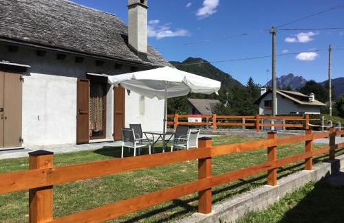 Craveggia House | Explore Baita Emilia: Pet-Friendly & Family-Welcoming Retreat