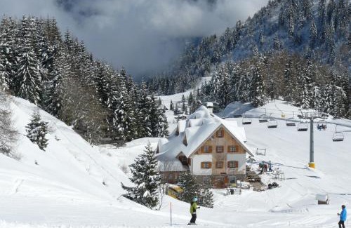 Sutrio Hotel | Relax at Baita Goles: Pet-Friendly Retreat with Spa