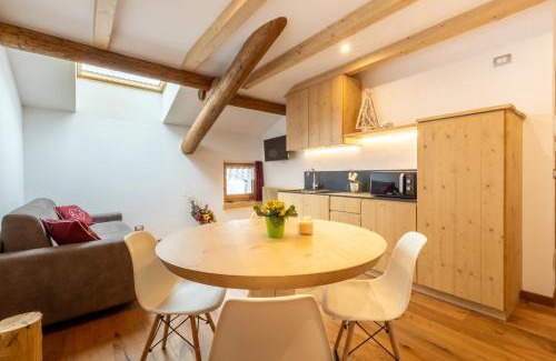 Isolaccia Apartment | Cozy Baita La Cascata: Pet and Child Friendly Escape