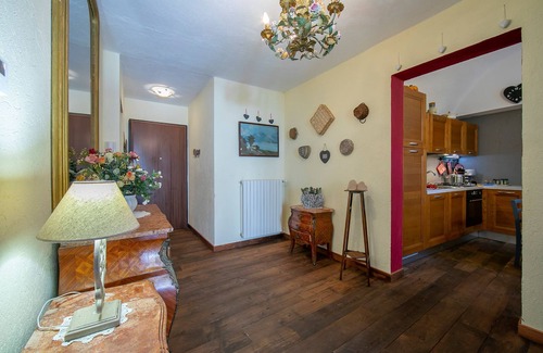 Melezet Apartment | Explore Baita La Ciaburna: Skiing & Family-Friendly Stay