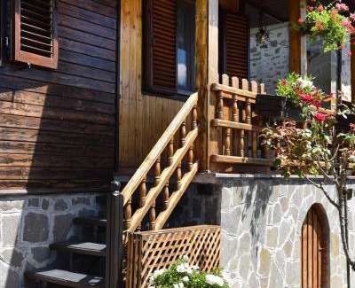 Moggiana Ski Chalet | Pet-Friendly Baita La Stradella with Ocean View & Pool